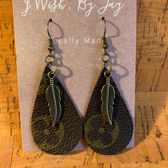 Teardrop luxury designer earrings - Picture 1 of 3